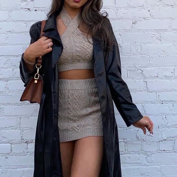 Set - Picture 2 of 8